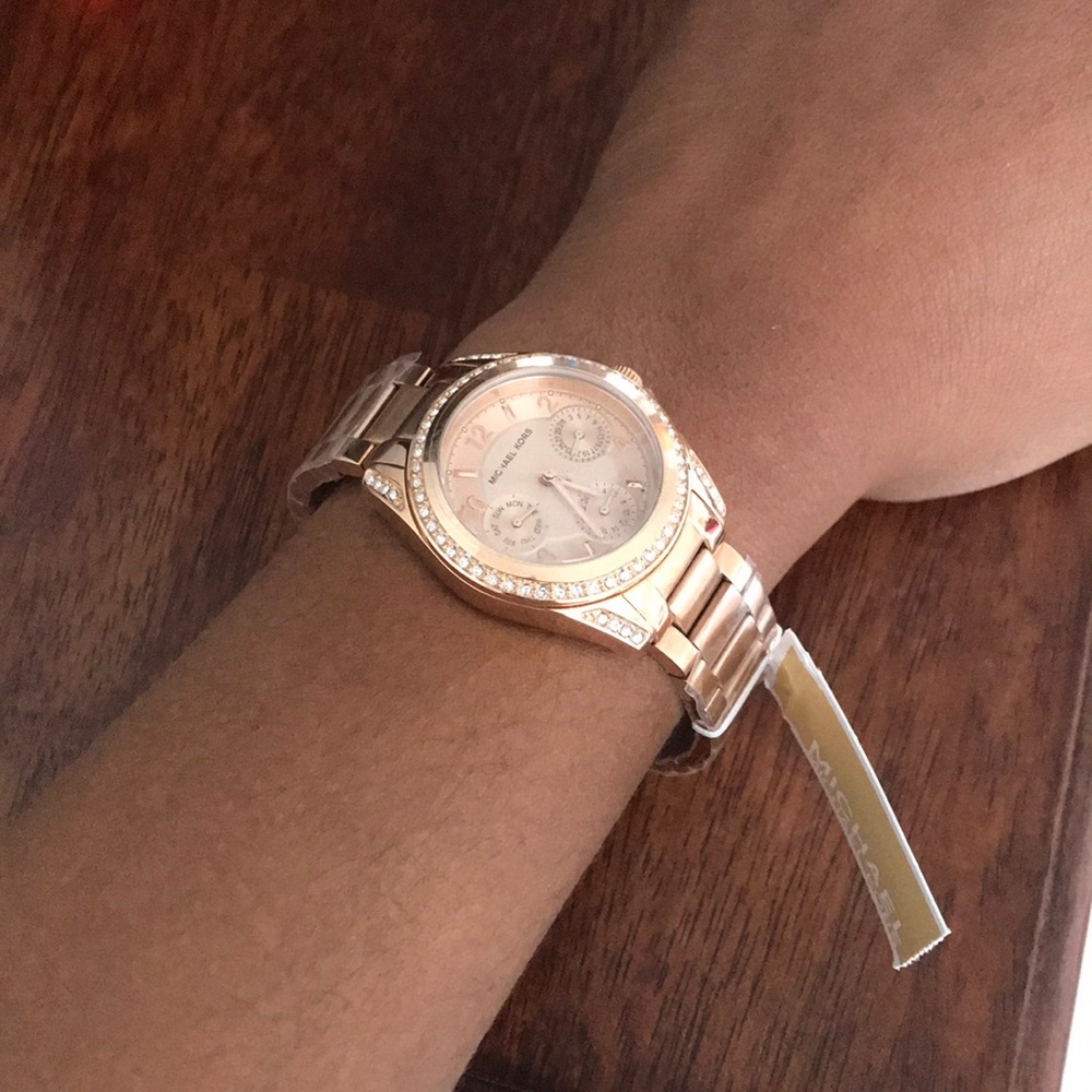 NIB- Michael Kors Rose Gold-Tone Watch - Picture 5 of 6